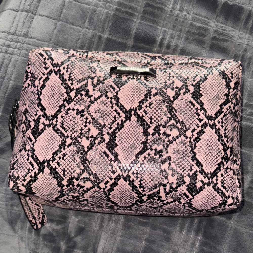 SM Cosmetic Bag⭐️